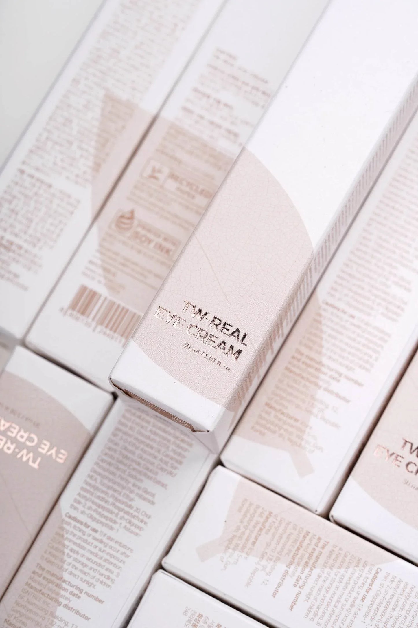 Isntree TW-Real Eye Cream 30ml - Kbeauty.sale