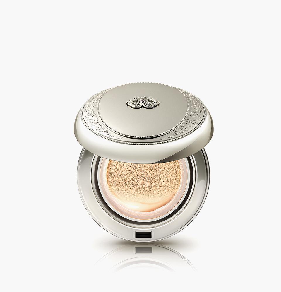 The History of Whoo Gongjinhyang radiant white cushion foundation in shade 23 with gold ornate case
